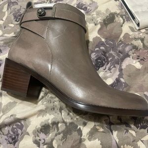 NIB Louise Et Cie Size 11 Women’s Bootie